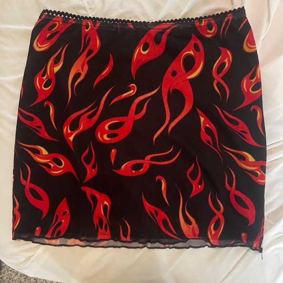 ~Brand New W/O Tags Flamer Skirt~ - Picture 4 of 4